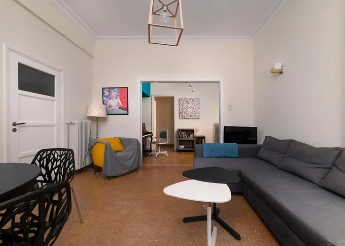 Vintage And Spacious 3Ba Next To Athens Ancient City Center