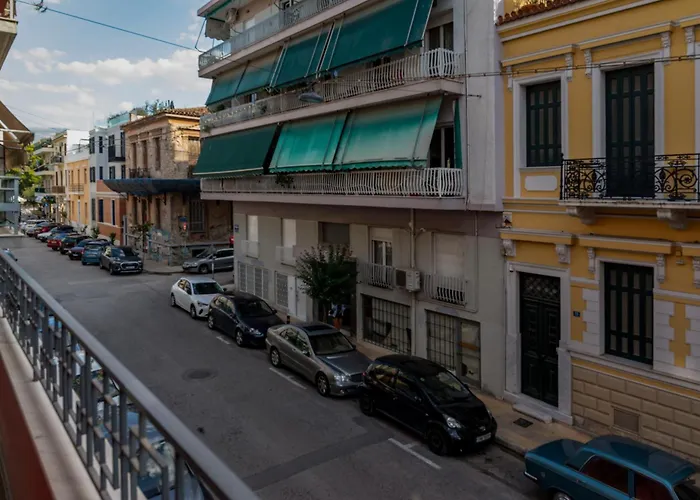 Vintage And Spacious 3Ba Next To Athens Ancient City Center