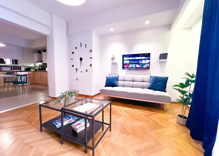 2 Bedroom Athens - Kallimarmaro